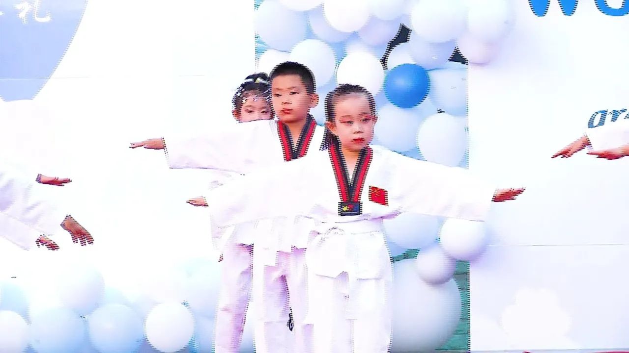 童之翼幼儿园2023年毕业典礼小朋友跆拳道表演《少年中国说》